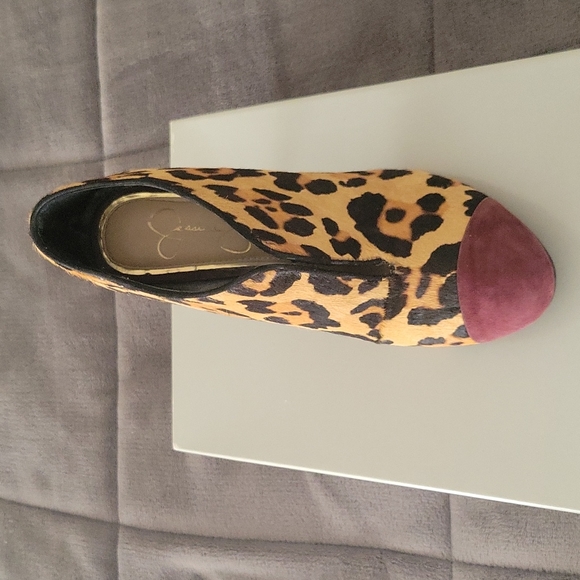 Jessica Simpson leopard pumps - Picture 2 of 3